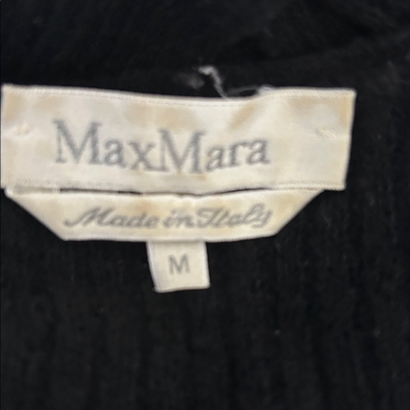 MaxMara Black V-Neck Sweater and scarf - Picture 7 of 7